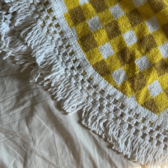 VTG Checkered Table Cloth - Picture 2 of 4